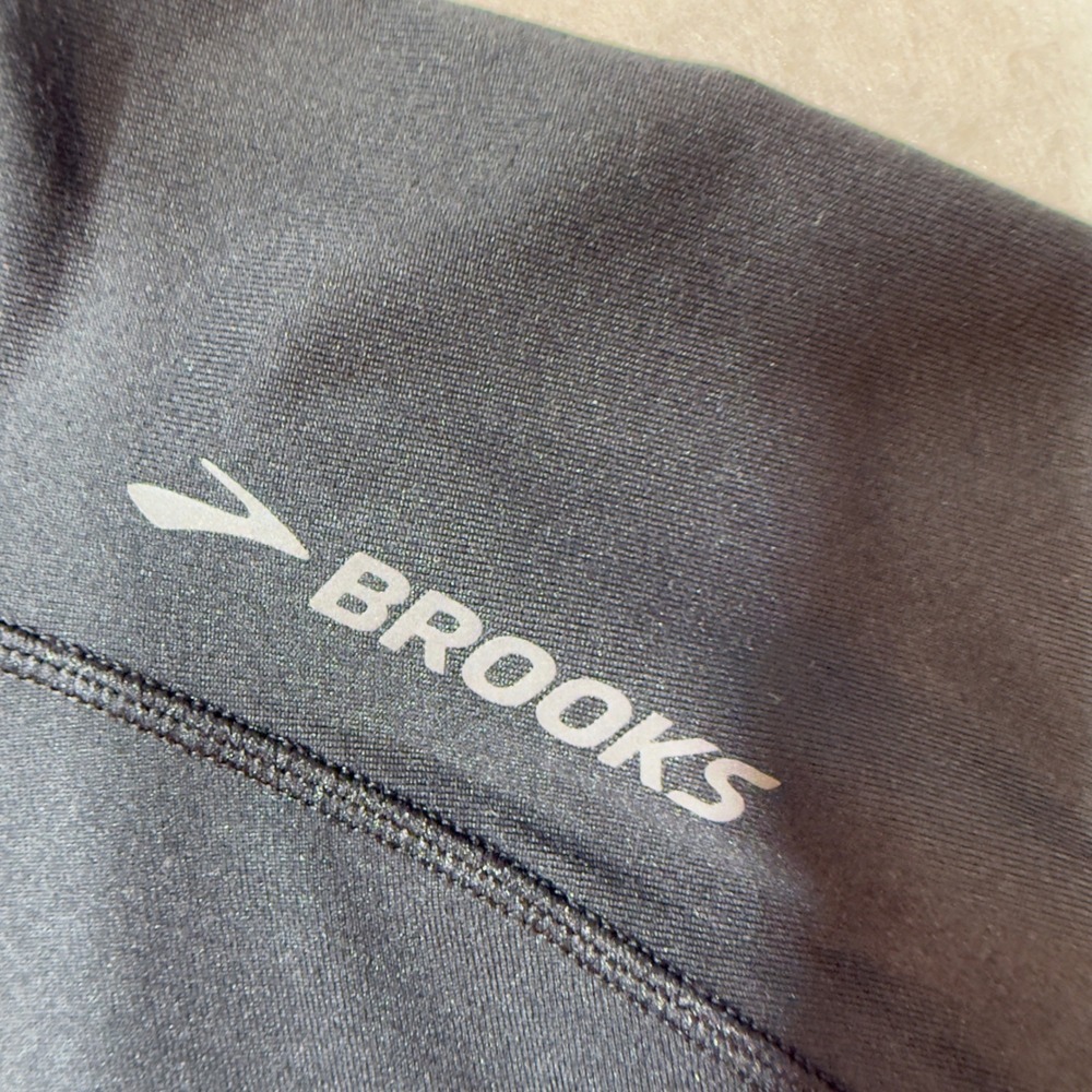 Brooks Run Happy Mens XL Black Mock Neck Long Sleeve Running Shirt Thumbholes - Picture 3 of 10